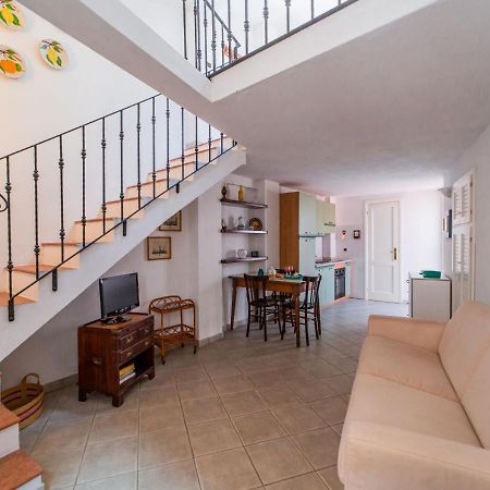 Murphy Holiday Home - Casa Papini La Maddalena  Eksteriør billede